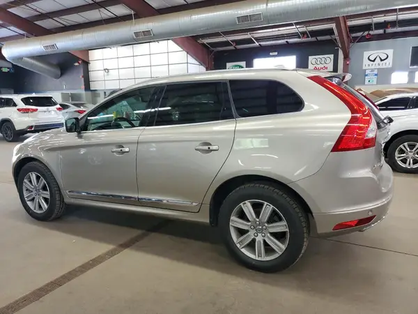 YV449MRK3G2873000 2016 VOLVO XC60 - Image 2