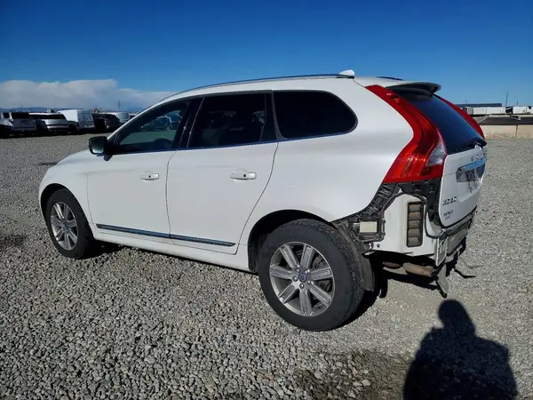 YV449MRK3G2876155 2016 VOLVO XC60 - Image 2