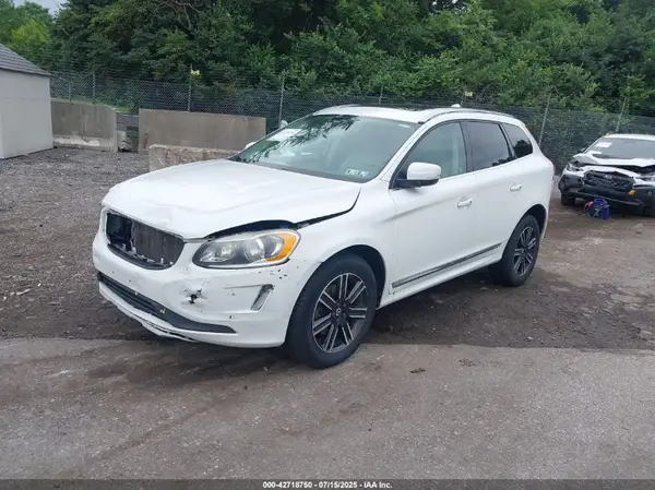 YV449MRK3G2880335 2016 VOLVO XC60 - Image 2