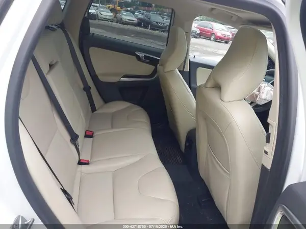 YV449MRK3G2880335 2016 VOLVO XC60 - Image 8