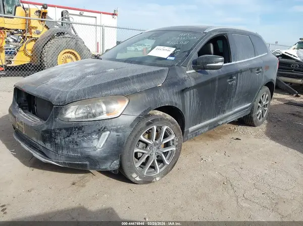 YV449MRK3G2880903 2016 VOLVO XC60 - Image 2