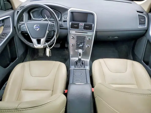 YV449MRK3G2889228 2016 VOLVO XC60 - Image 8