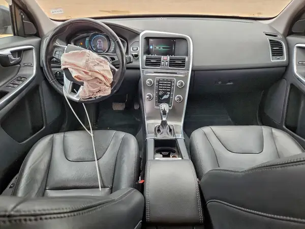 YV449MRK3G2892405 2016 VOLVO XC60 - Image 8