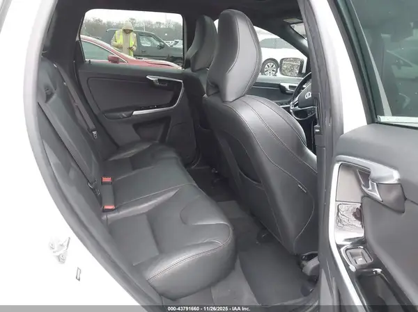 YV449MRK3G2903645 2016 VOLVO XC60 - Image 8