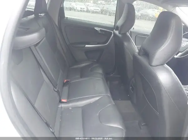 YV449MRK4G2902827 2016 VOLVO XC60 - Image 8