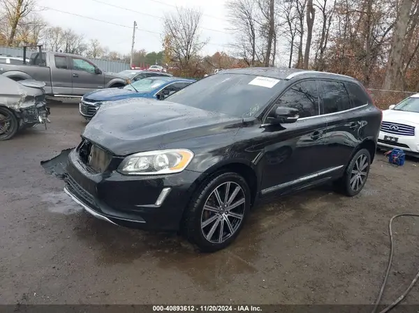 YV449MRK4G2917795 2016 VOLVO XC60 - Image 2