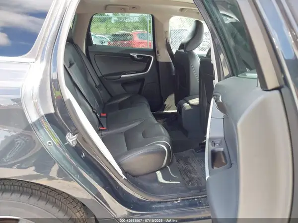 YV449MRK5G2868588 2016 VOLVO XC60 - Image 8