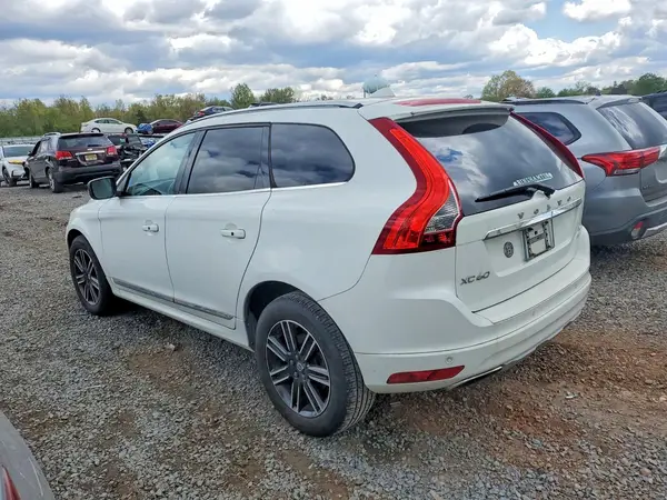 YV449MRK6G2871502 2016 VOLVO XC60 - Image 2