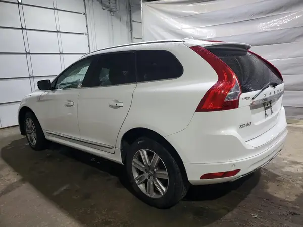 YV449MRK6G2890521 2016 VOLVO XC60 - Image 2