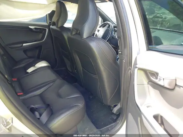 YV449MRK6G2917328 2016 VOLVO XC60 - Image 8