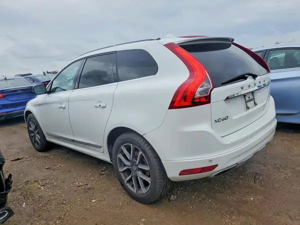 YV449MRK7G2924319 2016 VOLVO XC60 - Image 2
