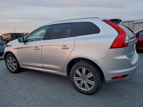 YV449MRK8G2876992 2016 VOLVO XC60 - Image 2