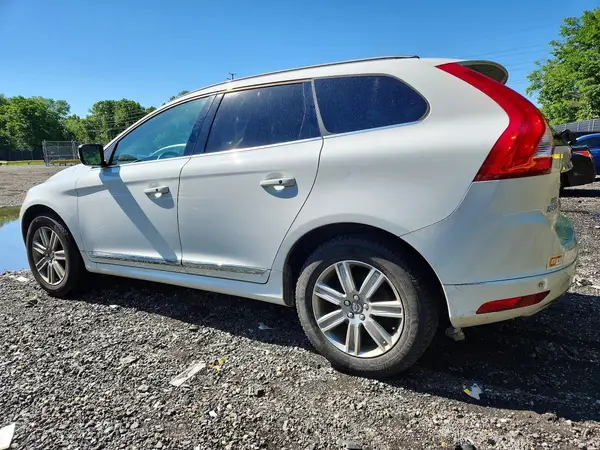 YV449MRK8G2892304 2016 VOLVO XC60 - Image 2