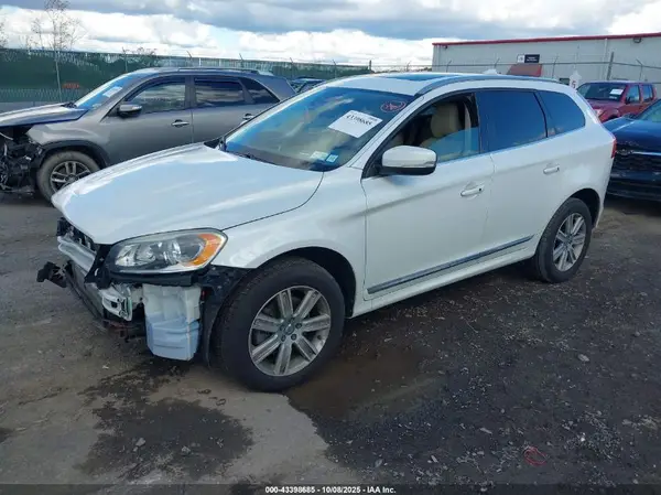 YV449MRK8G2898927 2016 VOLVO XC60 - Image 2