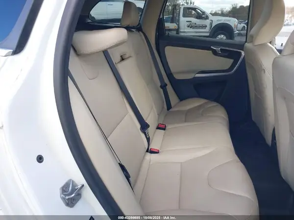 YV449MRK8G2898927 2016 VOLVO XC60 - Image 8