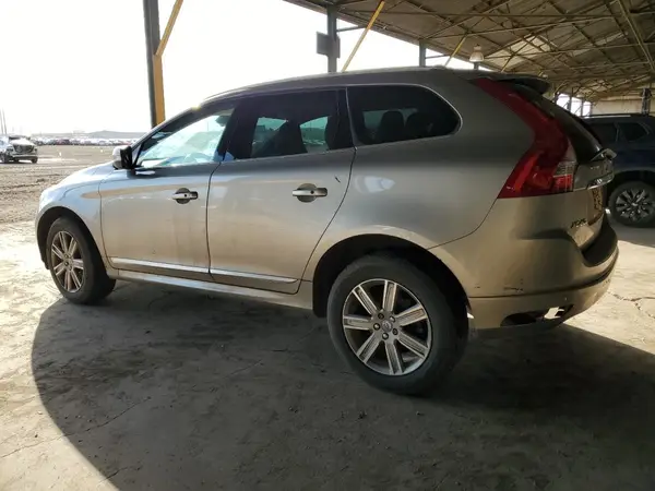 YV449MRK9G2868660 2016 VOLVO XC60 - Image 2