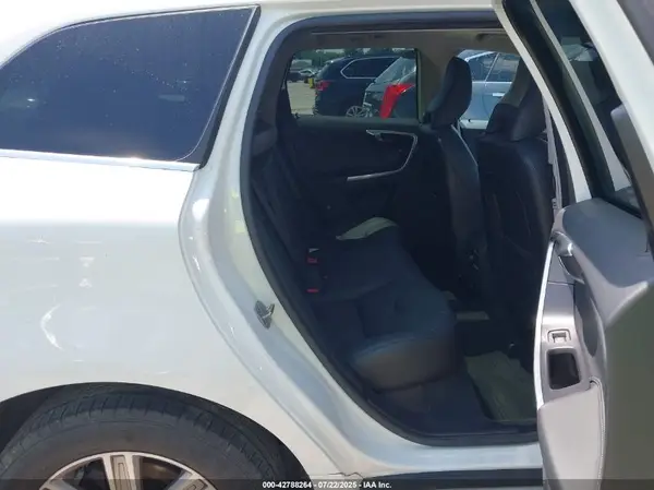 YV449MRK9G2894174 2016 VOLVO XC60 - Image 8