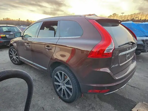 YV449MRK9G2920210 2016 VOLVO XC60 - Image 2