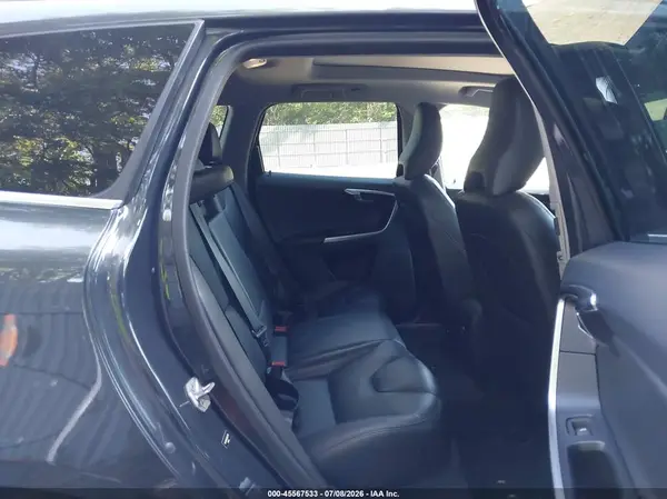 YV449MRK9G2927691 2016 VOLVO XC60 - Image 8