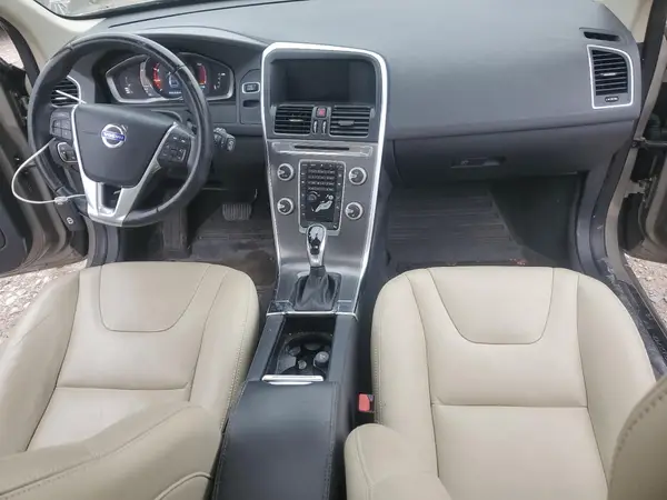 YV449MRKXG2902248 2016 VOLVO XC60 - Image 8
