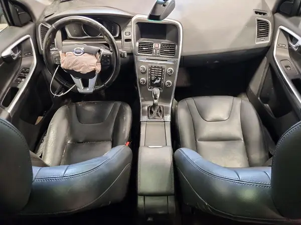 YV449MRKXG2915629 2016 VOLVO XC60 - Image 8