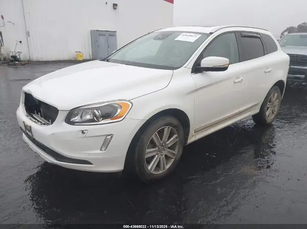 YV449MRM1G2894896 2016 VOLVO XC60 - Image 2
