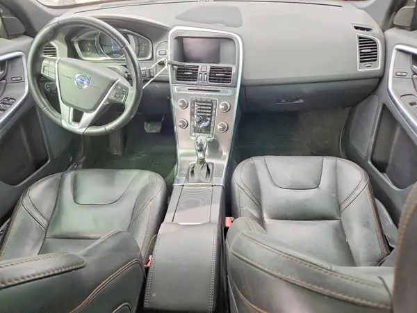 YV449MRM2G2903881 2016 VOLVO XC60 - Image 8