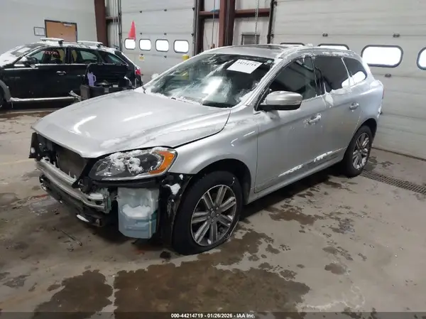 YV449MRM2G2918641 2016 VOLVO XC60 - Image 2