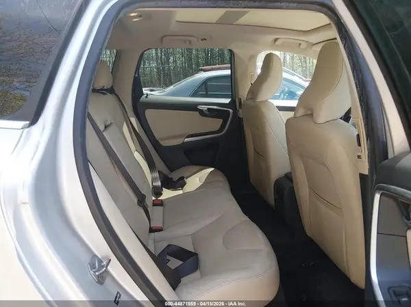 YV449MRM4G2899400 2016 VOLVO XC60 - Image 8