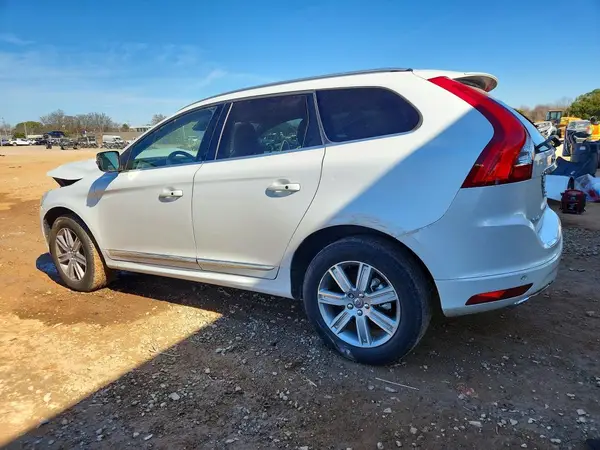 YV449MRM6G2876328 2016 VOLVO XC60 - Image 2