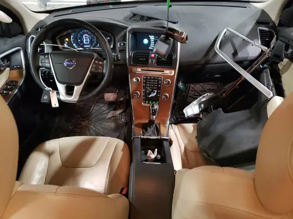 YV449MRM6G2902989 2016 VOLVO XC60 - Image 8