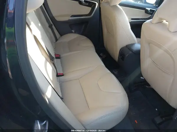 YV449MRM8G2879408 2016 VOLVO XC60 - Image 8