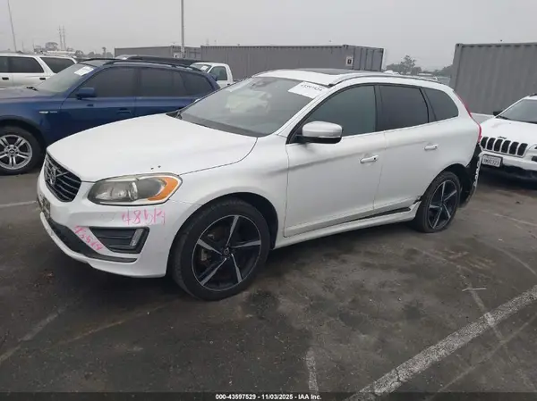 YV449MRP6G2869096 2016 VOLVO XC60 - Image 2