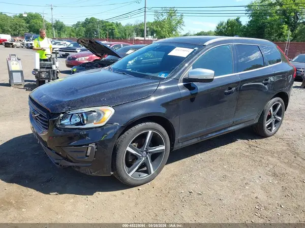 YV449MRP6G2901660 2016 VOLVO XC60 - Image 2