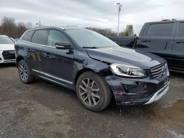 2017 VOLVO XC60 COPART lot 92121855 auction photo 4