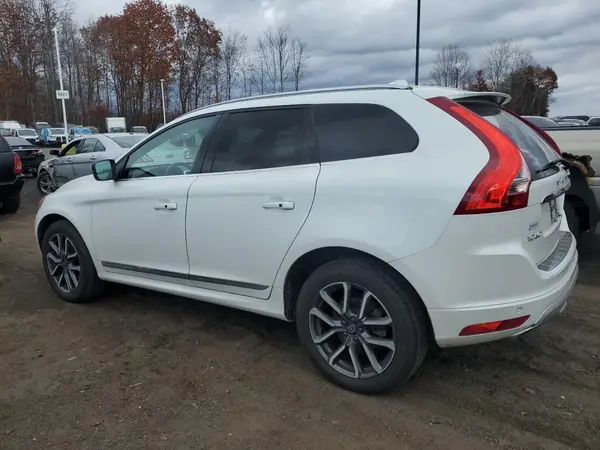 YV449MRR0H2031200 2017 VOLVO XC60 - Image 2