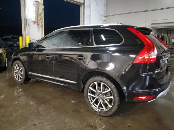 YV449MRR1H2041721 2017 VOLVO XC60 - Image 2