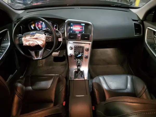 YV449MRR1H2041721 2017 VOLVO XC60 - Image 8