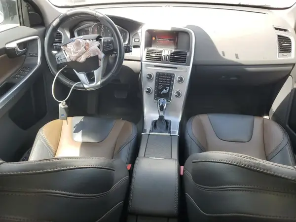 YV449MRR1H2120872 2017 VOLVO XC60 - Image 8