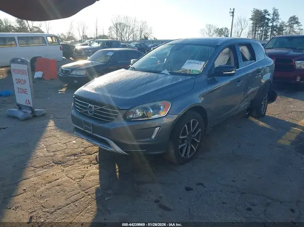 YV449MRR1H2192543 2017 VOLVO XC60 - Image 2