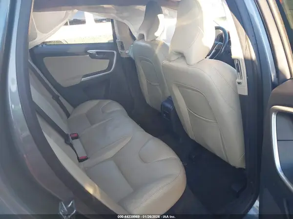YV449MRR1H2192543 2017 VOLVO XC60 - Image 8