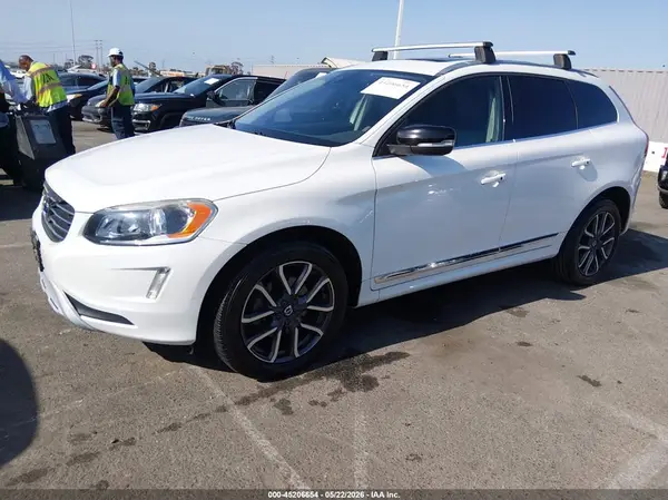 YV449MRR1H2216565 2017 VOLVO XC60 - Image 2