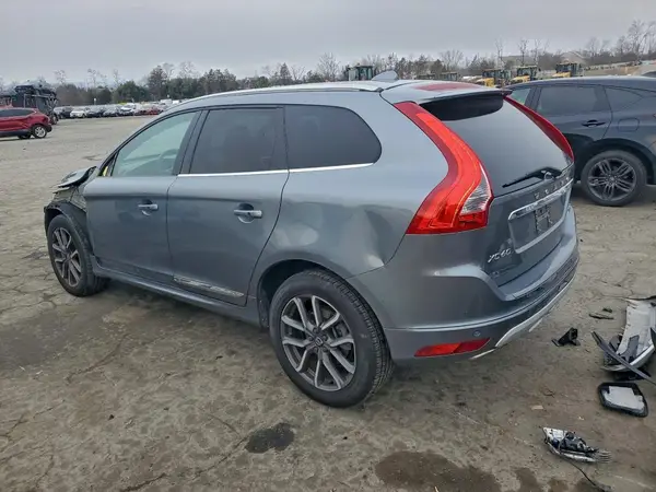 YV449MRR2H2043011 2017 VOLVO XC60 - Image 2