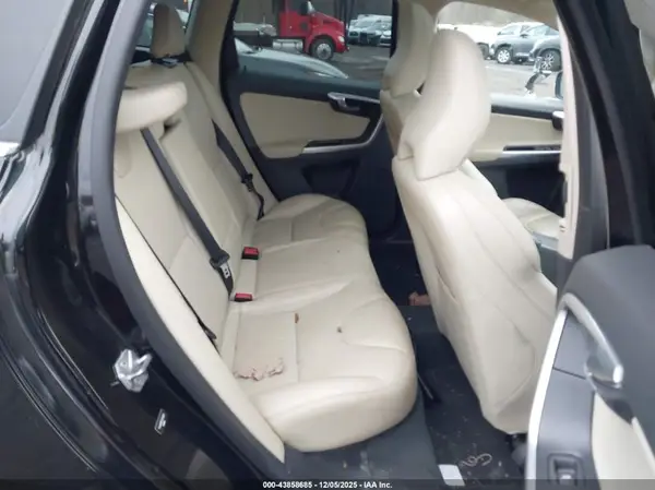 YV449MRR2H2196651 2017 VOLVO XC60 - Image 8