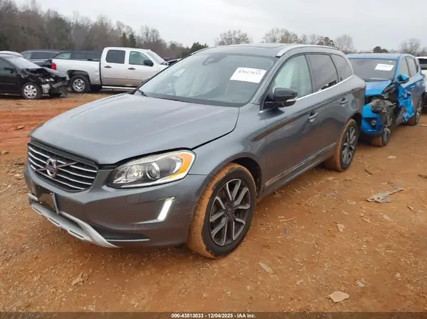 YV449MRR2H2222505 2017 VOLVO XC60 - Image 2