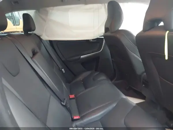 YV449MRR2H2222505 2017 VOLVO XC60 - Image 8
