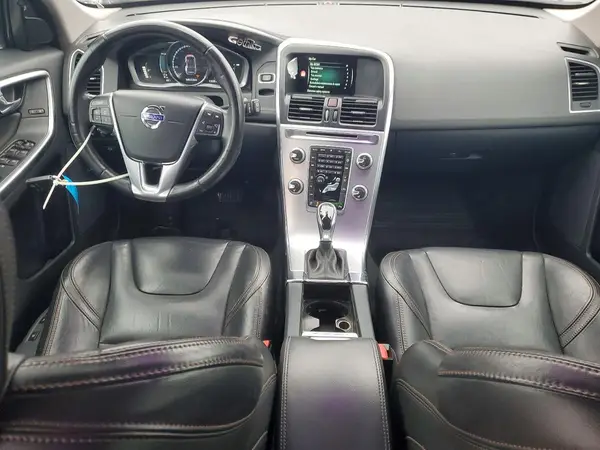 YV449MRR3H2000748 2017 VOLVO XC60 - Image 8
