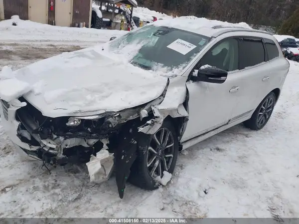 YV449MRR3H2019106 2017 VOLVO XC60 - Image 2