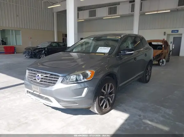 YV449MRR3H2028145 2017 VOLVO XC60 - Image 2