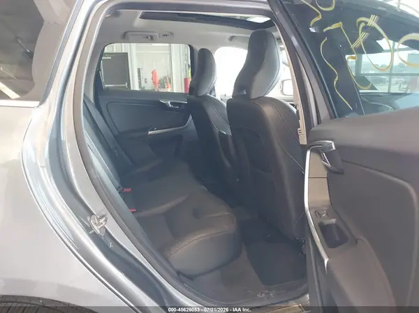 YV449MRR3H2028145 2017 VOLVO XC60 - Image 7